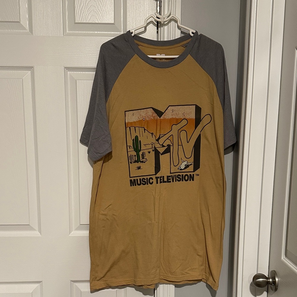 MTV Graphic T-Shirt in Tan and Gray big and tall size 3xlt vintage